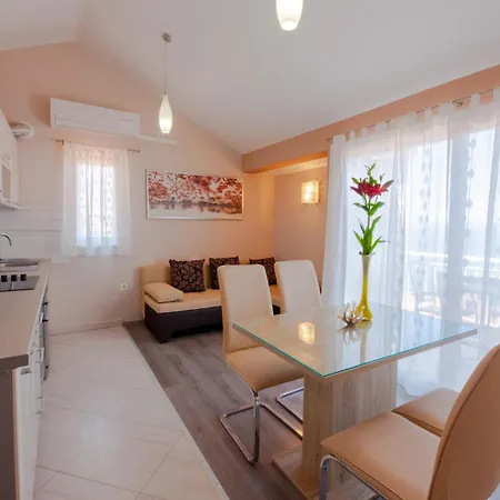 One-bedroom In * יאנוב